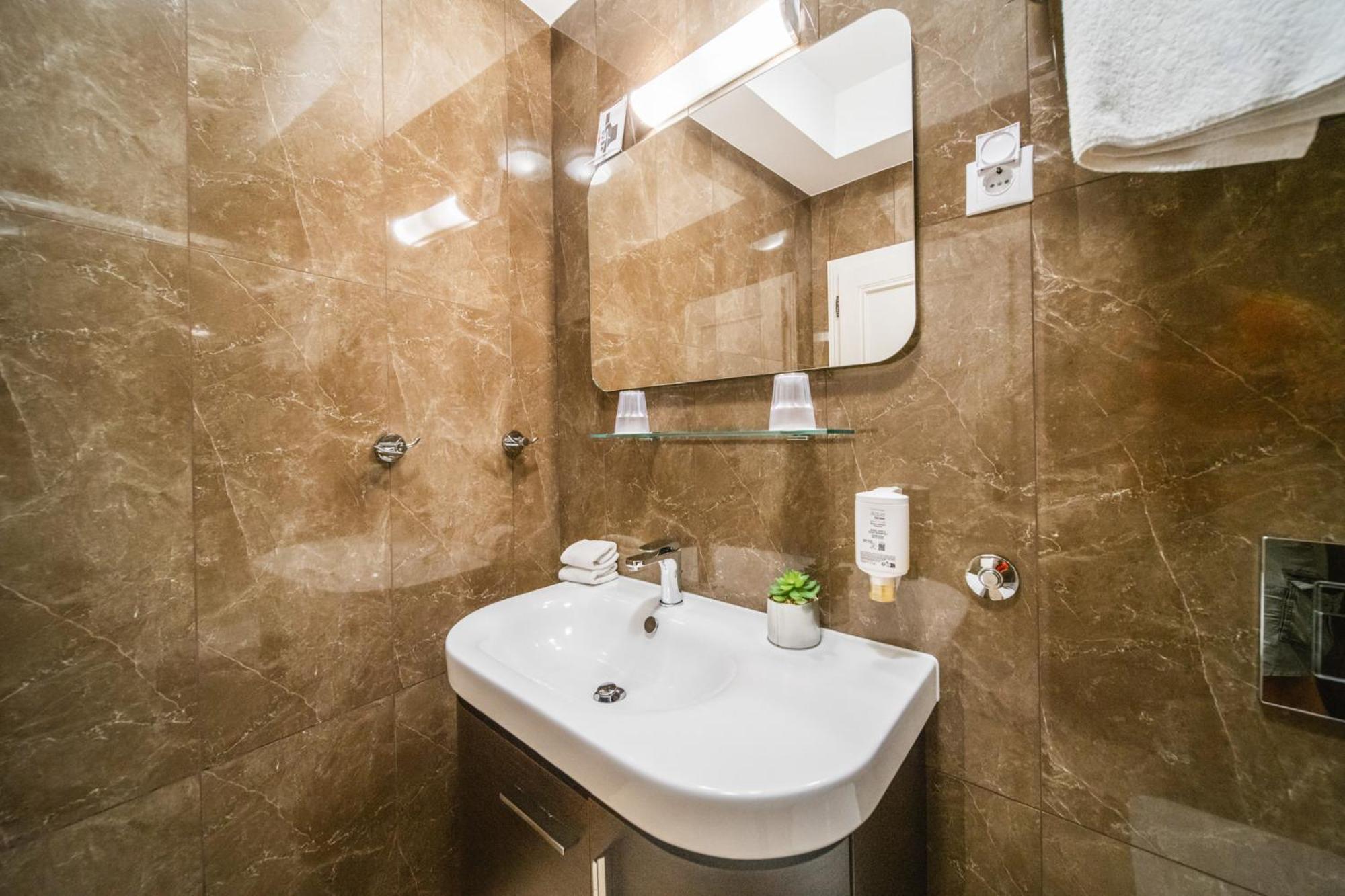 Sunce Palace Apartments With Free Offsite Parking Ντουμπρόβνικ Εξωτερικό φωτογραφία